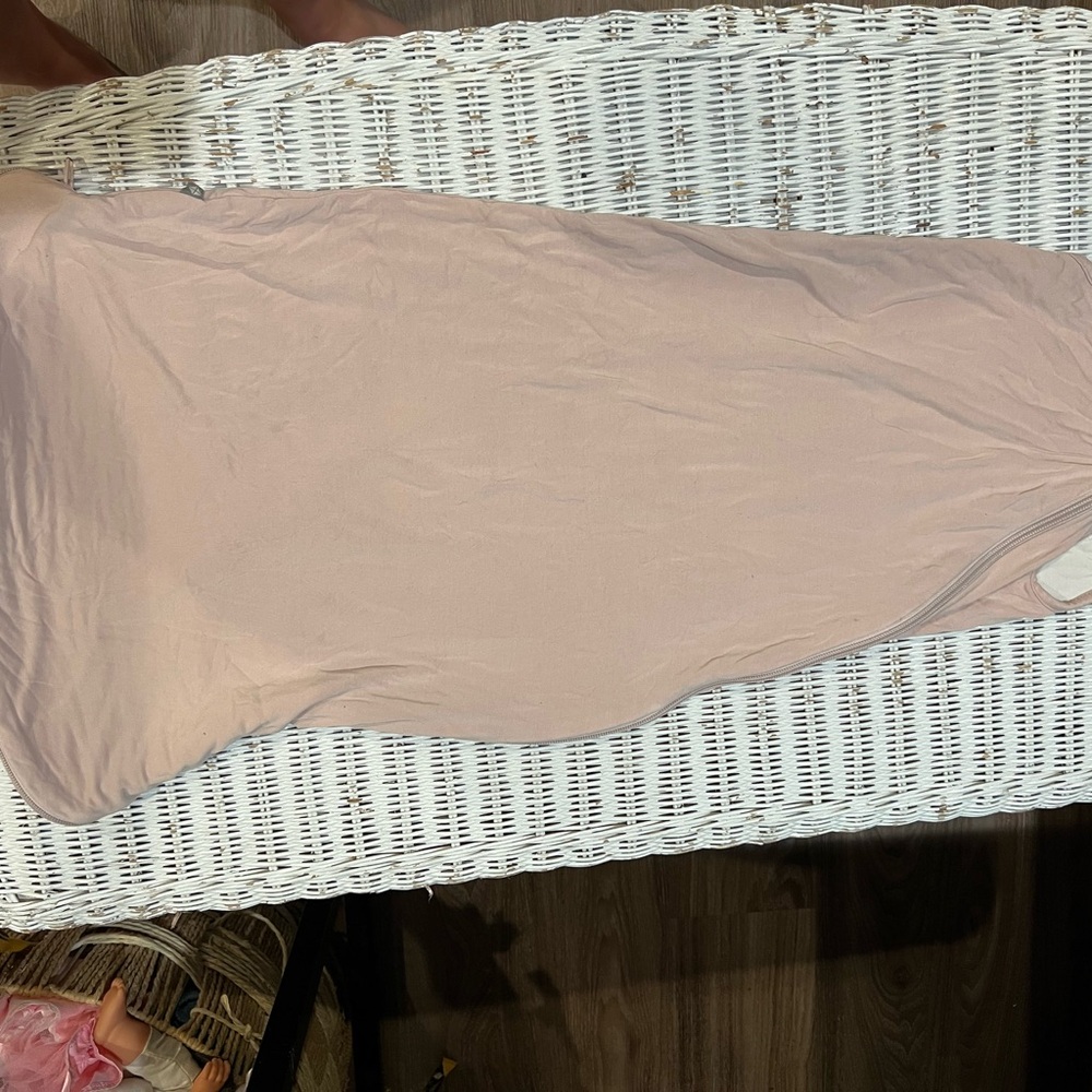 Kyte BABY Pink  Sleep Sack.                       ( used a couple of times)